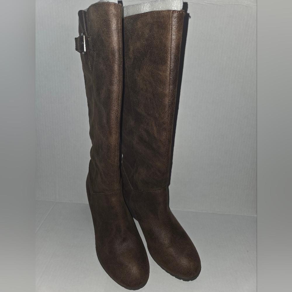Brown Knee-High Women's Boots
